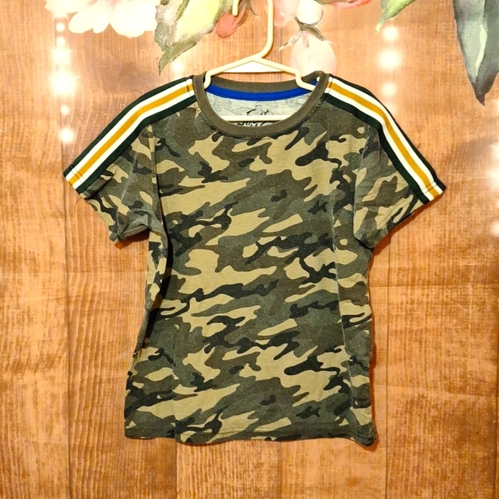 FIRST WAVE CAMO T-SHIRT SIZE 6/7 BOYS